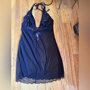 Dreamgirl nightie - black small very flattering